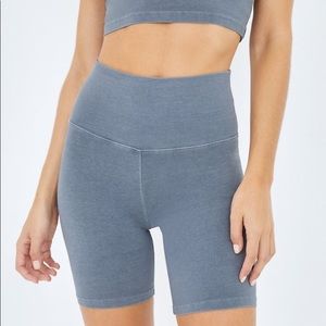 aritzia blue biker shorts